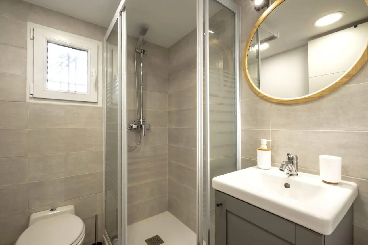 New Renovated Cozy Appartment Centric Barcelona 0*,  Spain